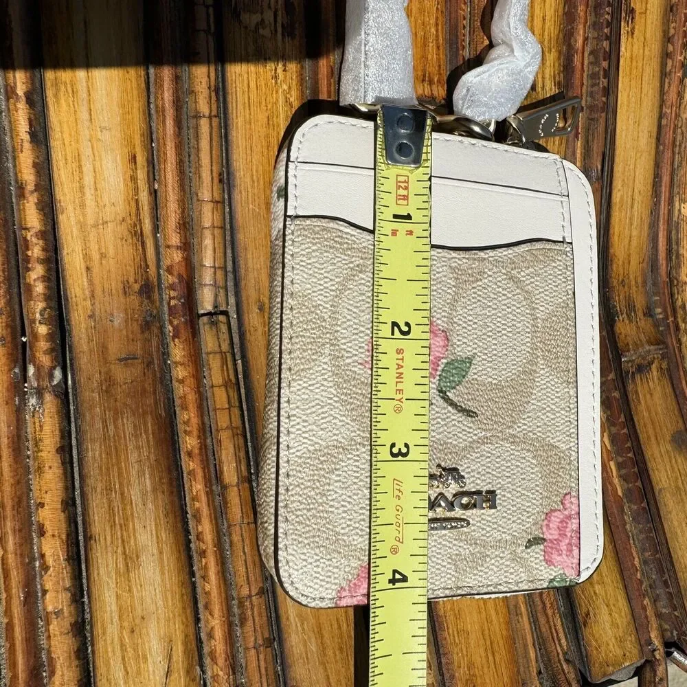 NWT coach Zip Card Case In Signature Canvas With Floral Print CR971